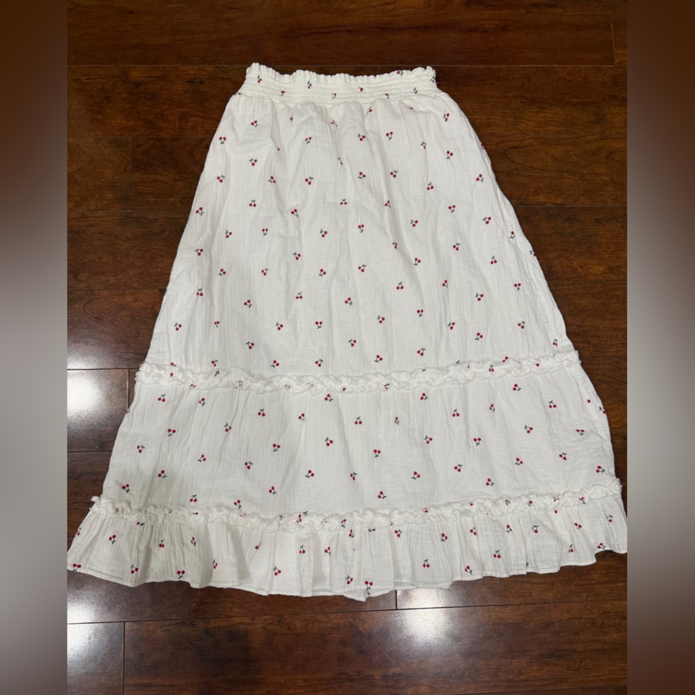 CeCe Cottage Core White 🍒 Skirt